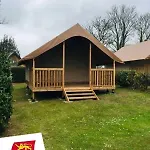 Zecamping 4 Familial Avec Etang De Peche Et Piscine Chauffee 4* La Haye