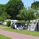 Zecamping 4 Familial Avec Etang De Peche Et Piscine Chauffee 4*