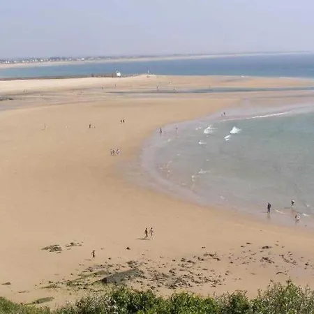 Campsite Zecamping 4 Etoiles Familial Avec Etang De Peche Et Piscine Chauffee 4*