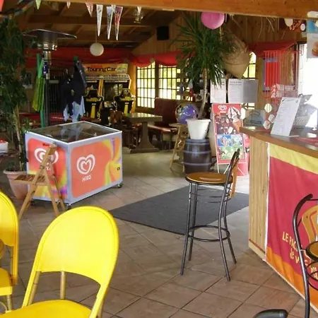Campsite Zecamping 4 Etoiles Familial Avec Etang De Peche Et Piscine Chauffee