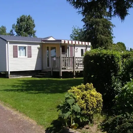 Zecamping 4 Etoiles Familial Avec Etang De Peche Et Piscine Chauffee La Haye