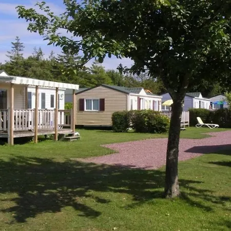 Zecamping 4 Familial Avec Etang De Peche Et Piscine Chauffee Кемпинг