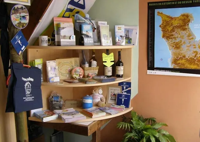 Zecamping 4 Familial Avec Etang De Peche Et Piscine Chauffee Campingplatz La Haye