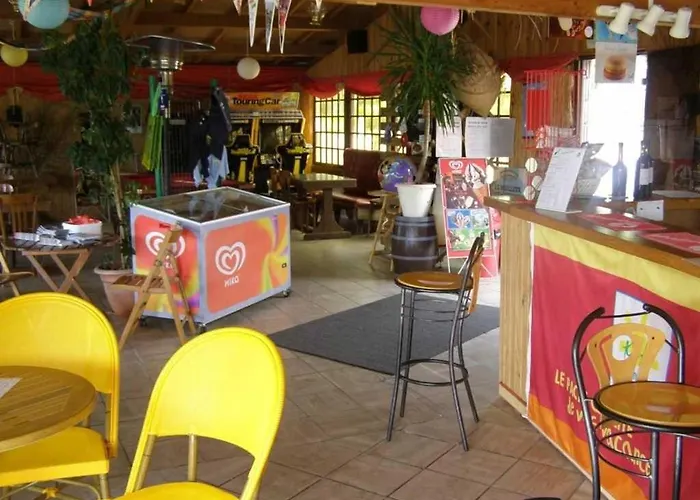 Campingplatz Zecamping 4 Familial Avec Etang De Peche Et Piscine Chauffee