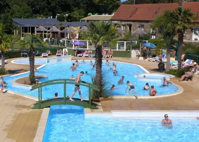 Zecamping 4 Familial Avec Etang De Peche Et Piscine Chauffee Campingplatz La Haye