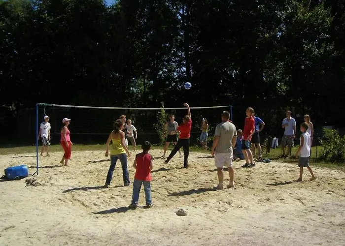 Campingplatz Zecamping 4 Familial Avec Etang De Peche Et Piscine Chauffee
