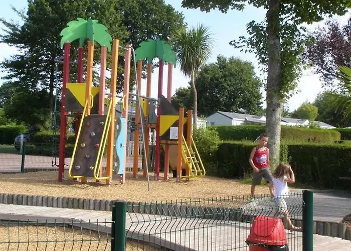 Campingplatz Zecamping 4 Familial Avec Etang De Peche Et Piscine Chauffee La Haye