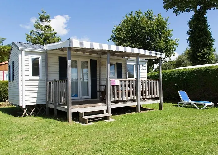 Zecamping 4 Familial Avec Etang De Peche Et Piscine Chauffee 4* La Haye