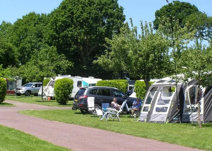 Zecamping 4 Familial Avec Etang De Peche Et Piscine Chauffee 4*