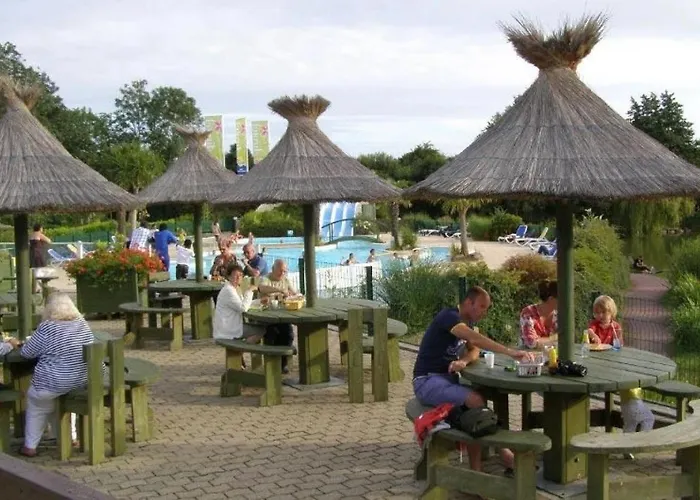 Zecamping 4 Familial Avec Etang De Peche Et Piscine Chauffee *